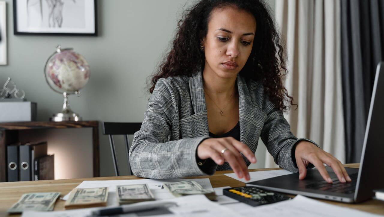 ¿Qué tan seguro es invertir en la Bolsa? - Leva Invierte