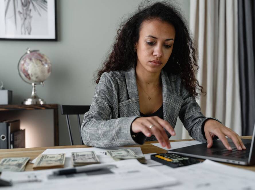 ¿Qué tan seguro es invertir en la Bolsa? - Leva Invierte